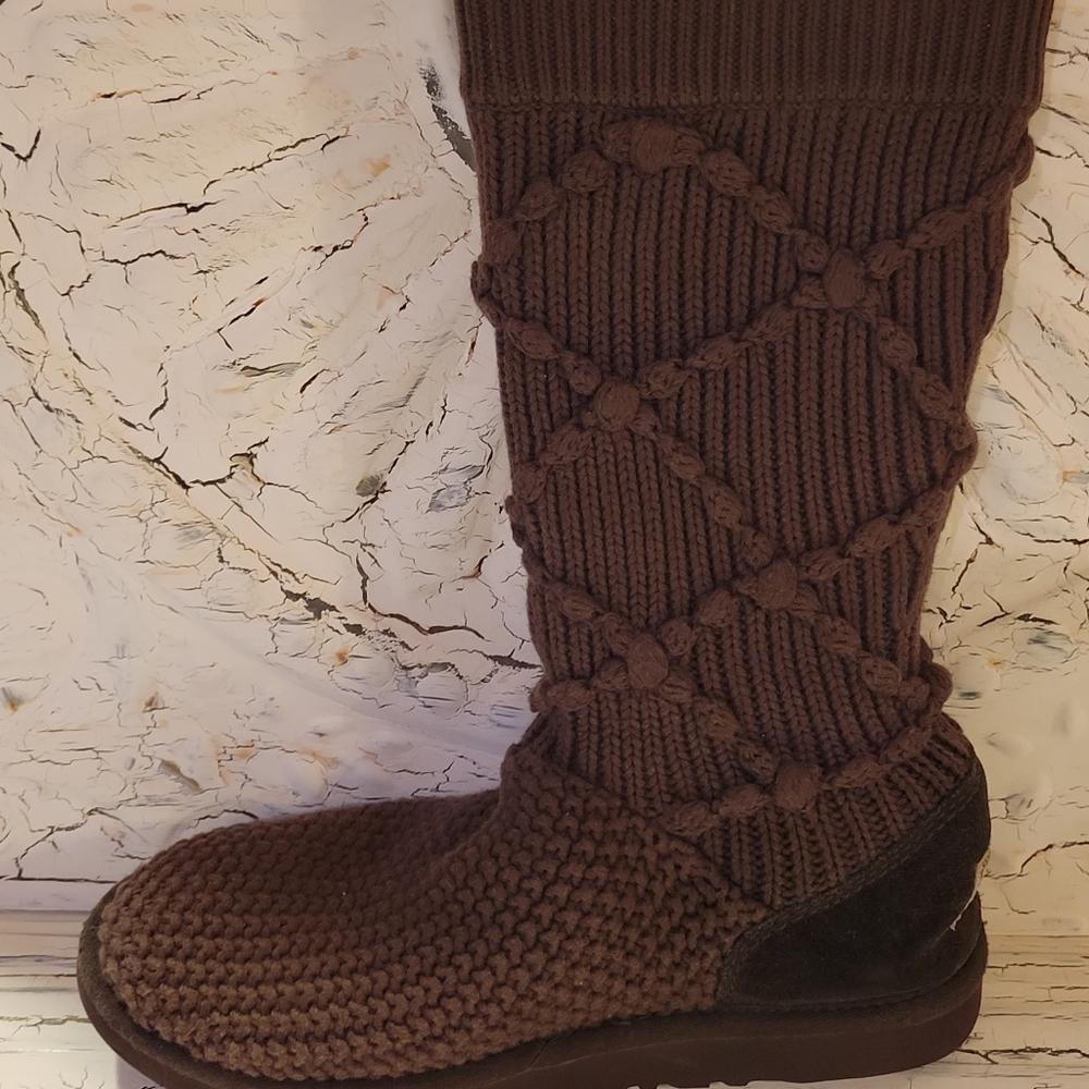 Ugg Classic Argyle Knit Boots 101 - Picture 7 of 12